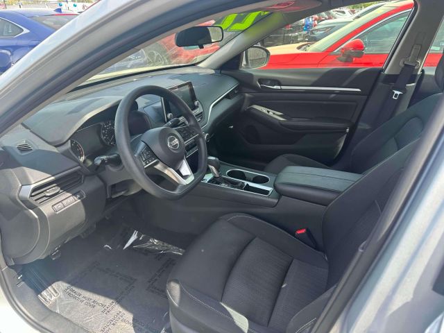 2022 Nissan Altima 2.5 SV Sedan