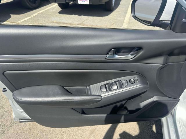 2022 Nissan Altima 2.5 SV Sedan