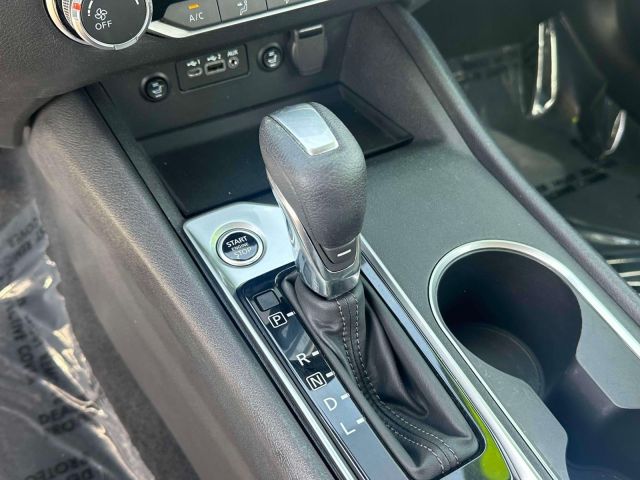 2022 Nissan Altima 2.5 SV Sedan