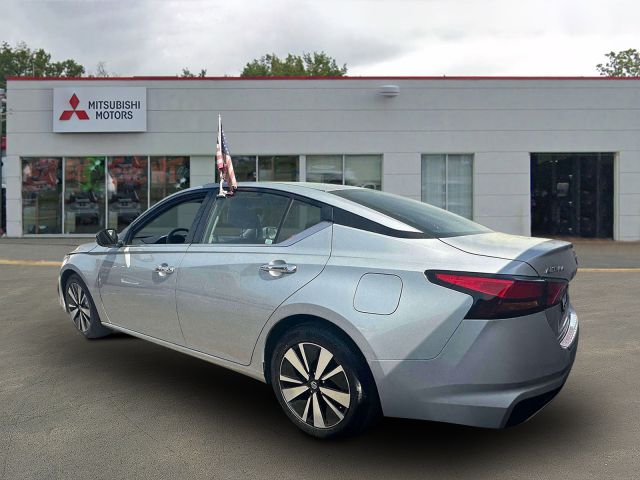 2022 Nissan Altima 2.5 SV Sedan