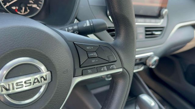 2022 Nissan Altima 2.5 SV Sedan