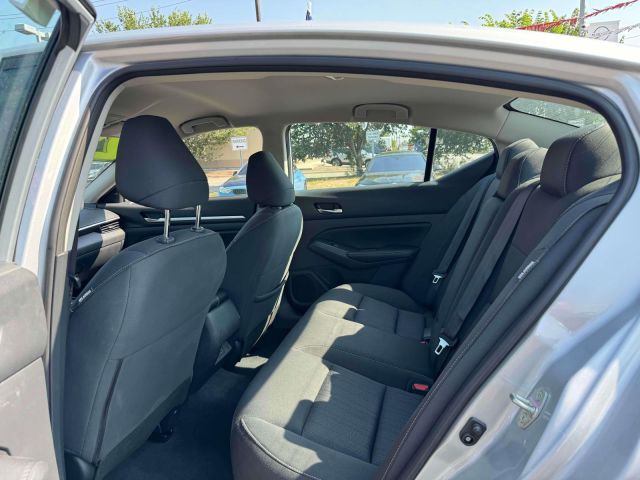 2022 Nissan Altima 2.5 SV Sedan