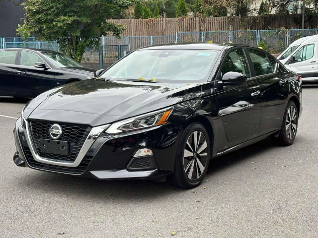 2022 Nissan Altima 2.5 SV Sedan