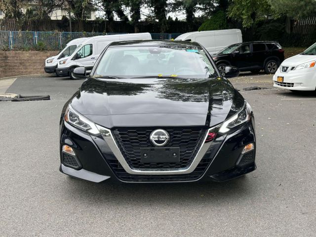 2022 Nissan Altima 2.5 SV Sedan