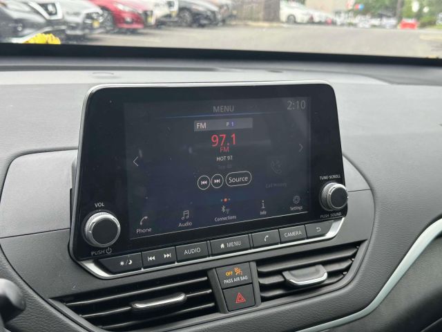 2022 Nissan Altima 2.5 SV Sedan
