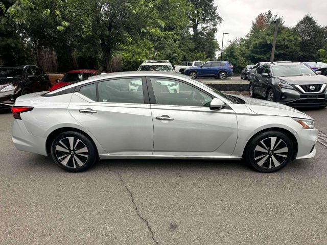 2022 Nissan Altima 2.5 SV Sedan