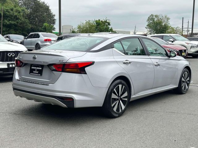 2022 Nissan Altima 2.5 SV Sedan