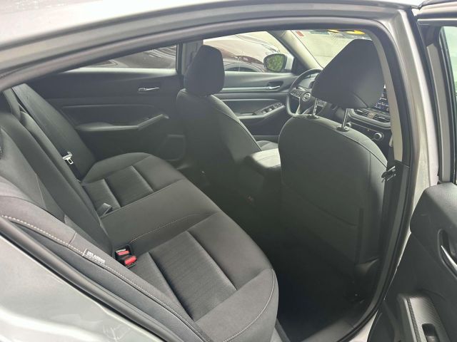 2022 Nissan Altima 2.5 SV Sedan