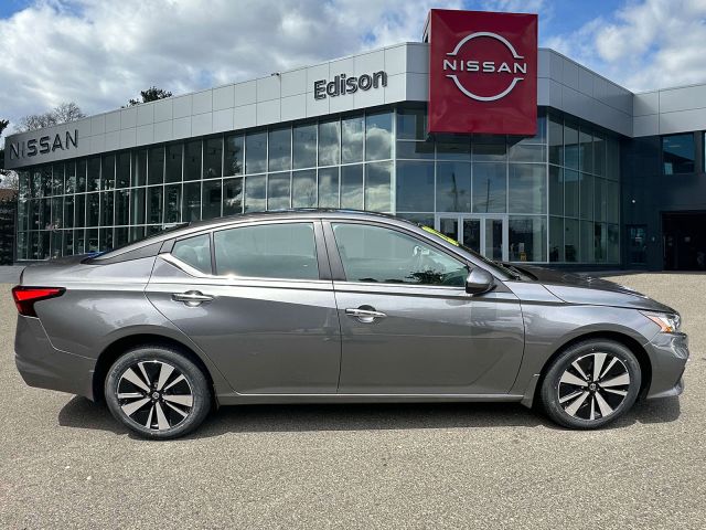 2022 Nissan Altima 2.5 SV AWD Sedan
