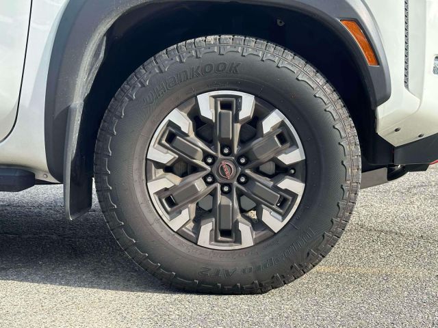 2022 Nissan Frontier Crew Cab 4x4 PRO-4X Auto 2022 Nissan Frontier Crew Cab 4x4 PRO-4X Auto