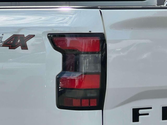 2022 Nissan Frontier Crew Cab 4x4 PRO-4X Auto 2022 Nissan Frontier Crew Cab 4x4 PRO-4X Auto