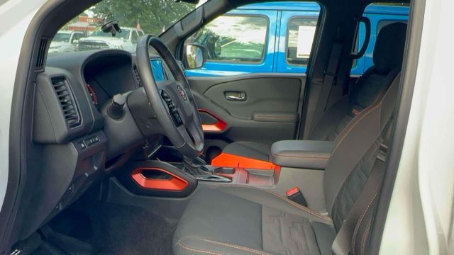 2022 Nissan Frontier Crew Cab 4x4 PRO-4X Auto 2022 Nissan Frontier Crew Cab 4x4 PRO-4X Auto