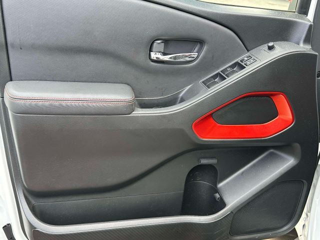 2022 Nissan Frontier Crew Cab 4x4 PRO-4X Auto 2022 Nissan Frontier Crew Cab 4x4 PRO-4X Auto