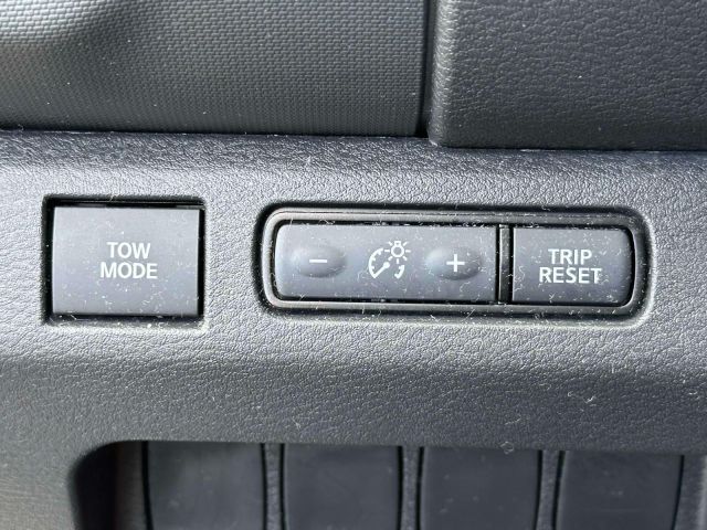 2022 Nissan Frontier Crew Cab 4x4 PRO-4X Auto 2022 Nissan Frontier Crew Cab 4x4 PRO-4X Auto