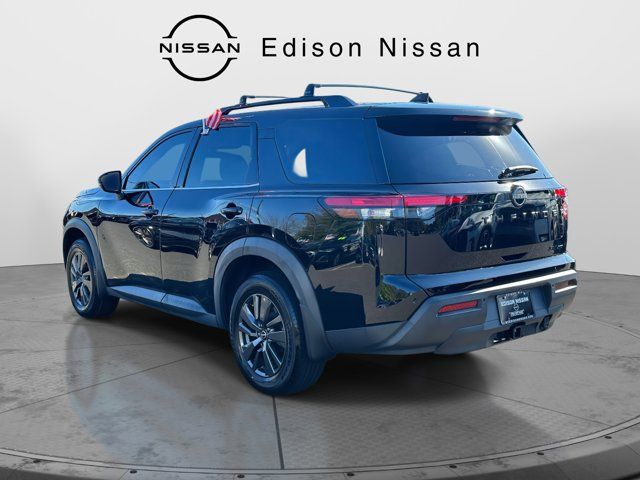 2022 Nissan Pathfinder SV 2022 Nissan Pathfinder SV