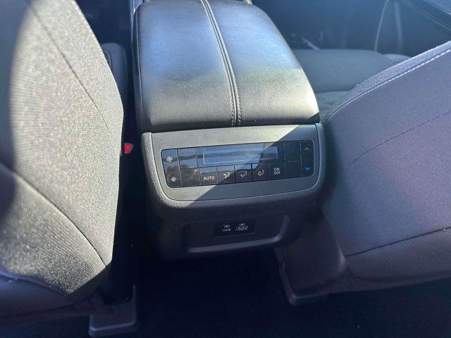 2022 Nissan Pathfinder SV 2022 Nissan Pathfinder SV