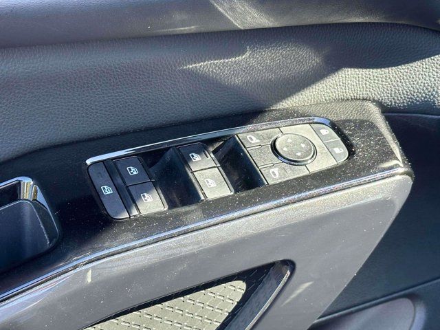 2022 Nissan Pathfinder SV 2022 Nissan Pathfinder SV