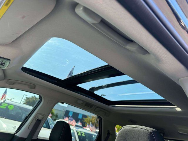 2022 Nissan Pathfinder SV 2022 Nissan Pathfinder SV