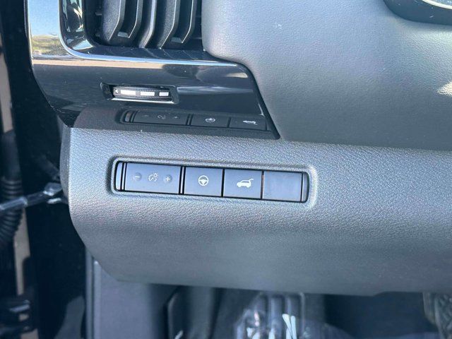 2022 Nissan Pathfinder SV 2022 Nissan Pathfinder SV