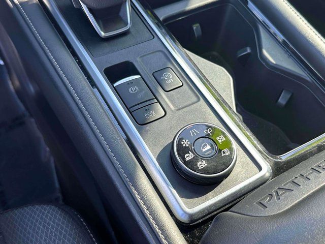 2022 Nissan Pathfinder SV 2022 Nissan Pathfinder SV