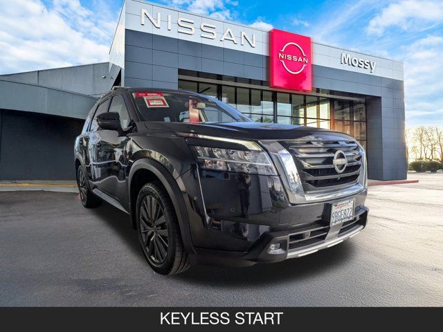 2022 Nissan Pathfinder SL 2022 Nissan Pathfinder SL