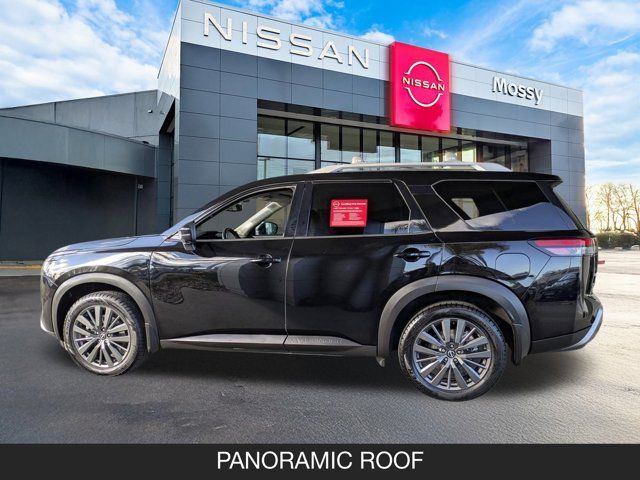 2022 Nissan Pathfinder SL 2022 Nissan Pathfinder SL