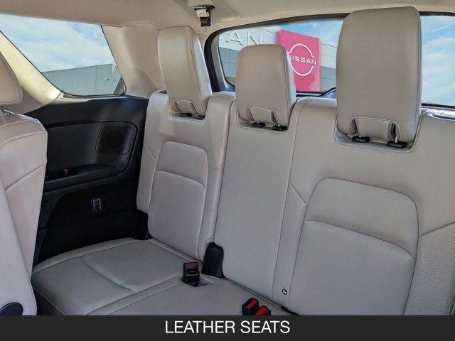 2022 Nissan Pathfinder SL 2022 Nissan Pathfinder SL