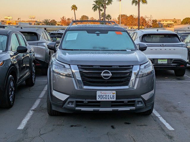 2022 Nissan Pathfinder SL 2022 Nissan Pathfinder SL