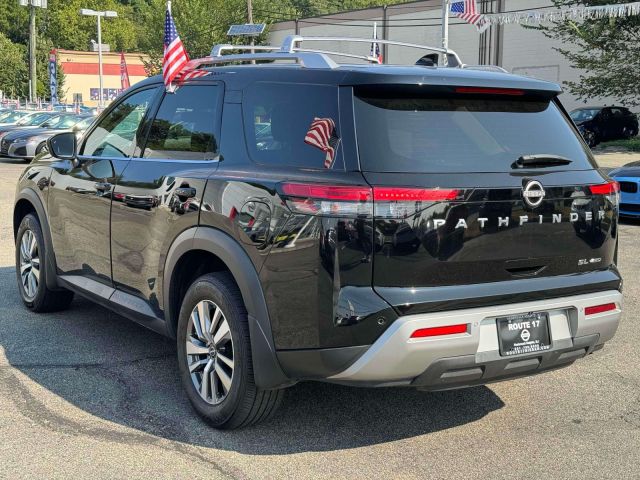 2022 Nissan Pathfinder SL 4WD