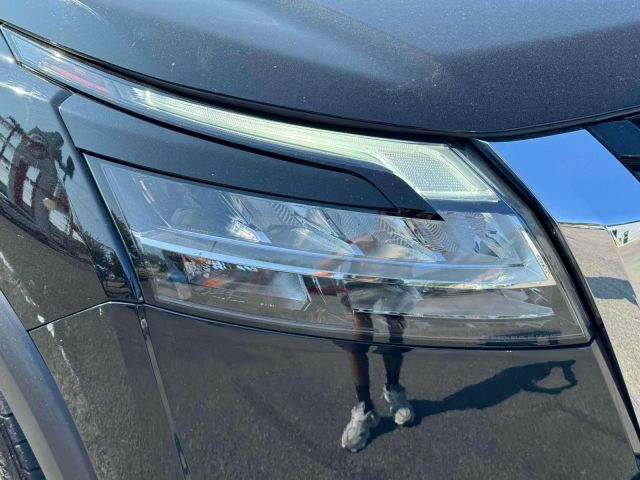 2022 Nissan Pathfinder SL 4WD