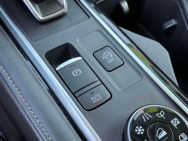2022 Nissan Pathfinder SL 4WD