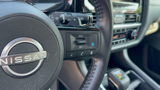 2022 Nissan Pathfinder SL 4WD