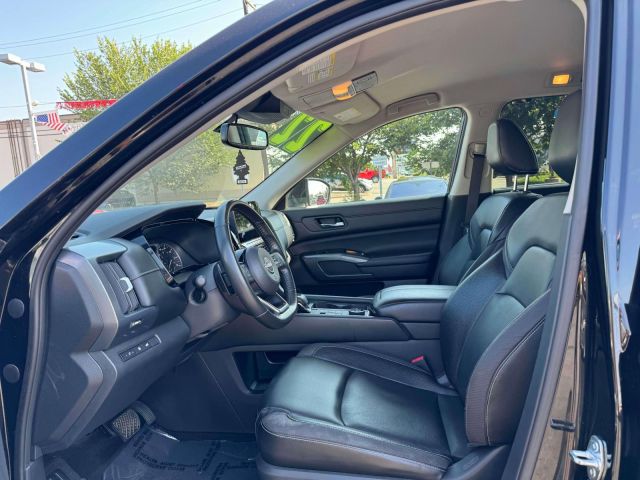 2022 Nissan Pathfinder SL 4WD