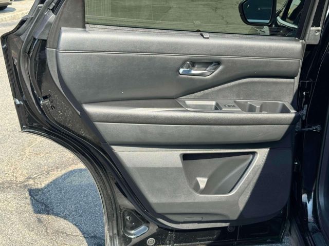 2022 Nissan Pathfinder SL 4WD