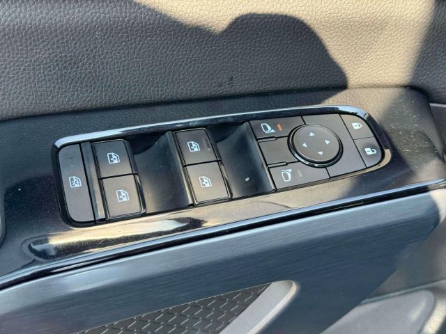 2022 Nissan Pathfinder SL 4WD