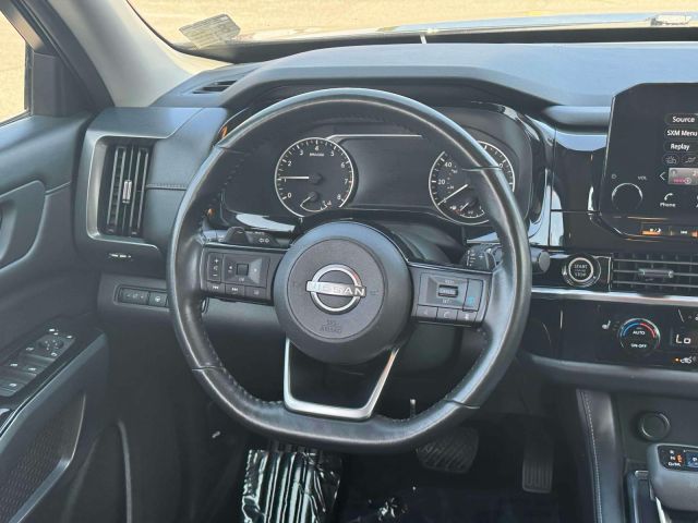 2022 Nissan Pathfinder SL 4WD