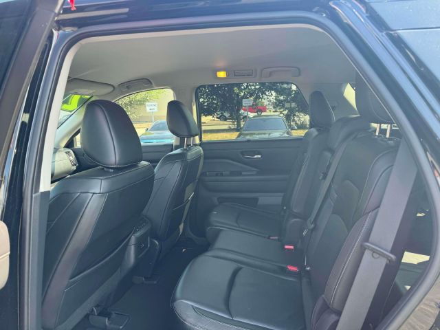 2022 Nissan Pathfinder SL 4WD