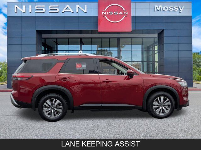 2022 Nissan Pathfinder SL 2022 Nissan Pathfinder SL