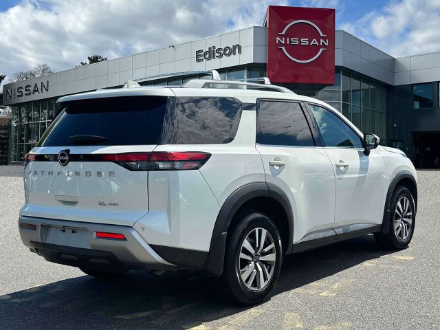 2022 Nissan Pathfinder SL 4WD