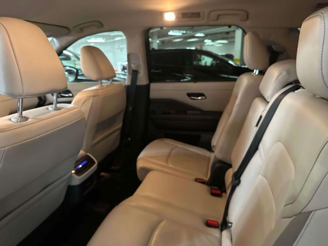 2022 Nissan Pathfinder SL 4WD