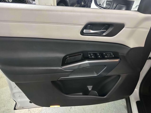 2022 Nissan Pathfinder SL 4WD