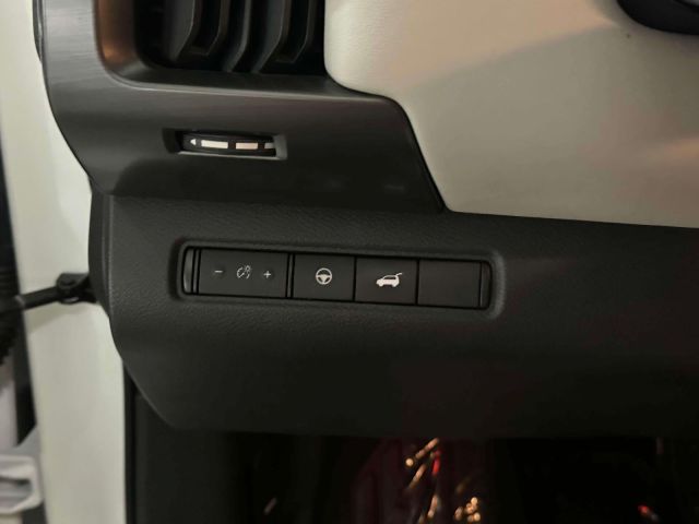 2022 Nissan Pathfinder SL 4WD