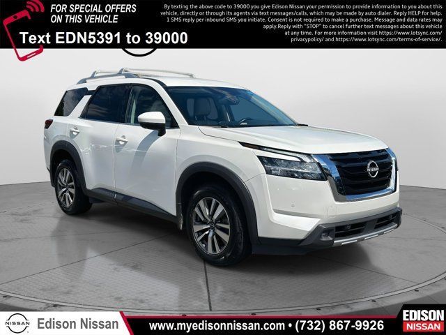 2022 Nissan Pathfinder SL