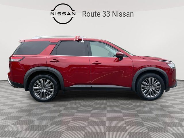 2022 Nissan Pathfinder SL