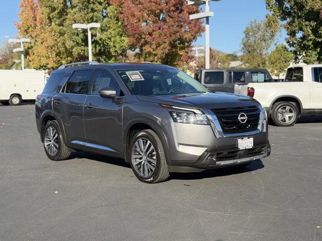 2022 Nissan Pathfinder Platinum 2022 Nissan Pathfinder Platinum