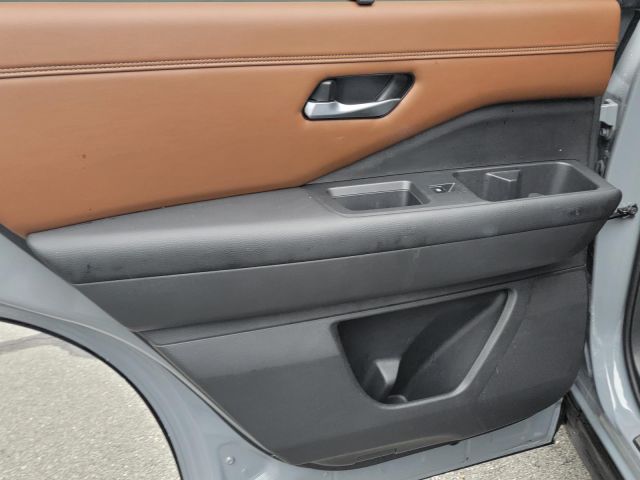 2022 Nissan Pathfinder Platinum 4WD