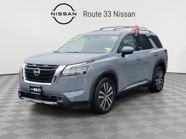 2022 Nissan Pathfinder Platinum