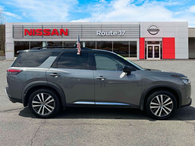 2022 Nissan Pathfinder Platinum 4WD