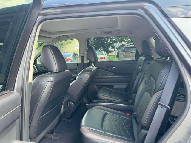 2022 Nissan Pathfinder Platinum 4WD