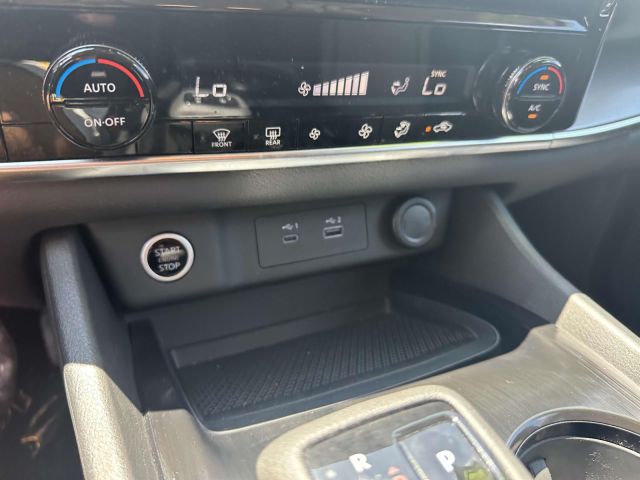 2022 Nissan Rogue AWD SV